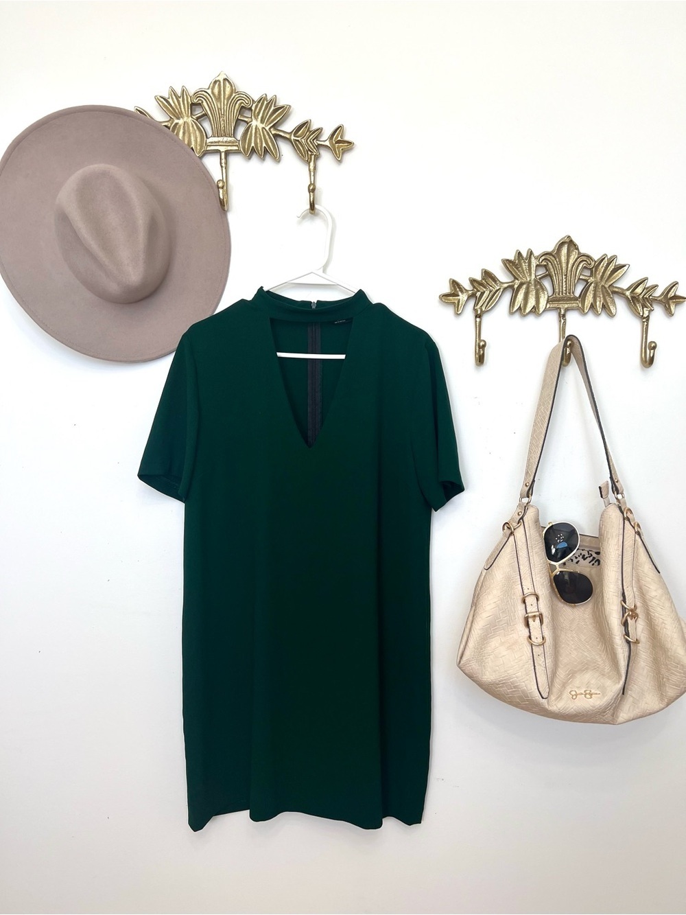 🫑Zara Short sleeve Emerald Green V-Neck Shift Dress M/ L ptp 21” l 34.5